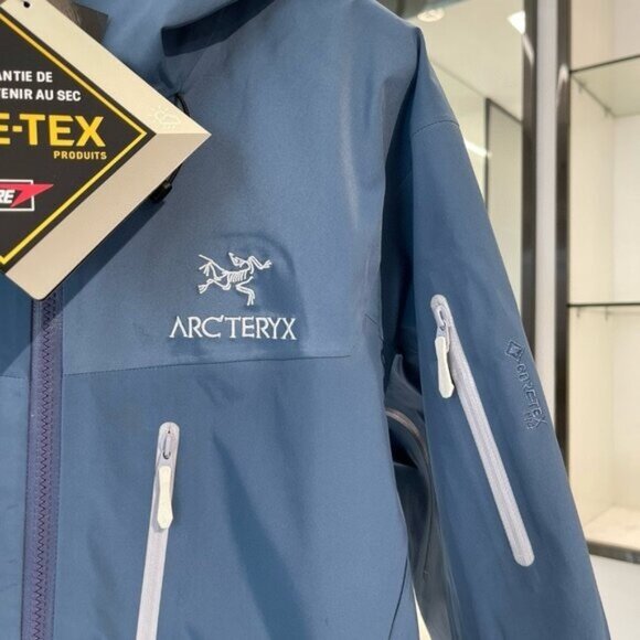 Arc'teryx Men's Blue Performance Jacket - Picture 8 of 8